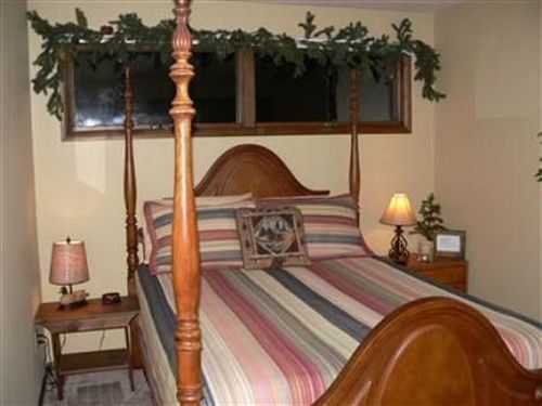 Eaton Whispering Oaks Bed & Breakfast חדר תמונה
