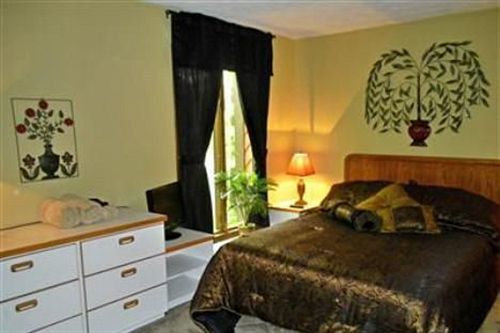 Eaton Whispering Oaks Bed & Breakfast חדר תמונה
